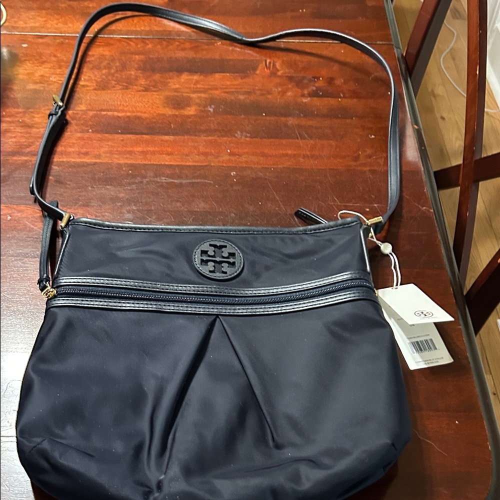 New with tags Tory Burch Nylon Swingpack Navy Bag Purse